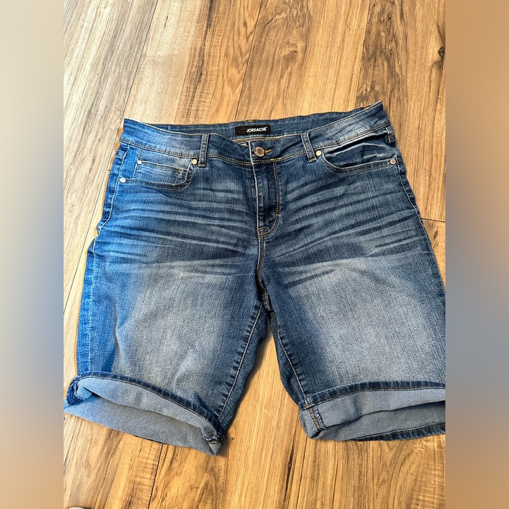 Jordache woman’s shorts size 12